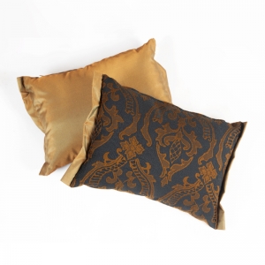 KOOS_pillow_decorative_golden_ornament.jpg