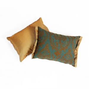 KOOS_pillow_decorative_golden_ornament_green.jpg