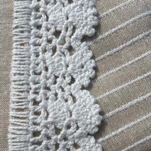 KOOS_small_towel_beige_lace_detail.jpg