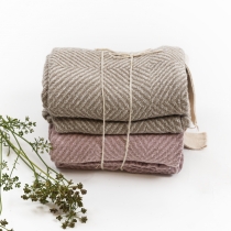 Towel set: beige and pink pattern